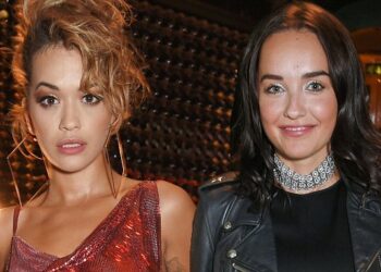 Rita Ora bën urimin e ëmbël për motrën në përvjetorin e saj të lindjes