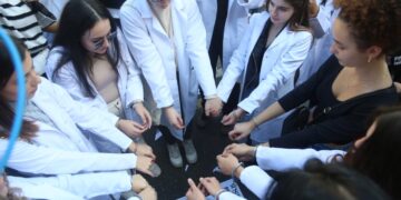 Studentët e Mjekësisë arrijnë dakordësi me rektorin e Universitetit!