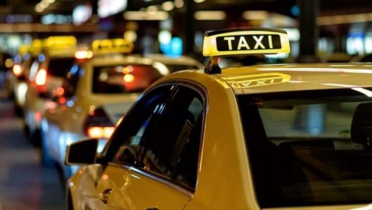 Ngacmim seksual turistes franceze?Shoqërohet në Polici shoferi i “BlueTaxi”