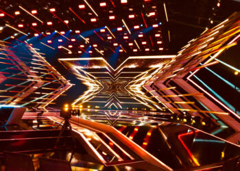 Shtohen emocionet! Këngëtari i njohur, juri në ‘X Factor’