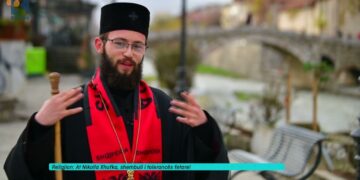 “Besimtari s’ka gangsterllëk”/ Prifti komenton përfshirjen e Feros në fe!