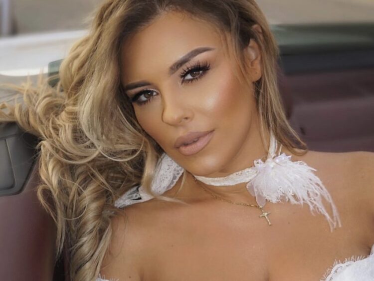 Shtatzënë për herë të parë?! Reagon Anxhela Peristeri