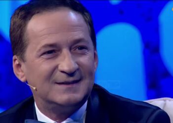 “Thatë që jam plakur”, Arjan Konomi bën ndryshimin drastik në pamje