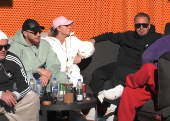 Mëngjesin në shtrat dhe jo vetëm kaq, Blero tregon si e trajton të dashurën