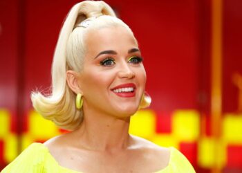 Katy Perry prezanton për herë të parë publiksht vajzën Daisy!