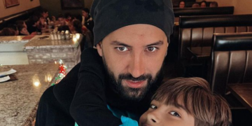 Ndonëse me vonesë, Adisi emocionon me urimin për ditëlindjen e Troit!