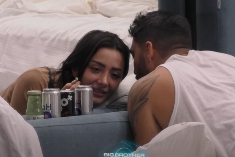 Nëse doni të bëni një vajzë për vete “frymëzohuni” nga Azemi