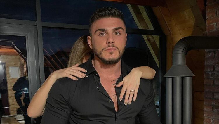 Ish-konkurrenti i Për’puthen bëhet baba i një vajze!