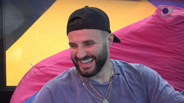 Dj PM “përkëdhel” nënën e tij në ditën e saj të lindjes!