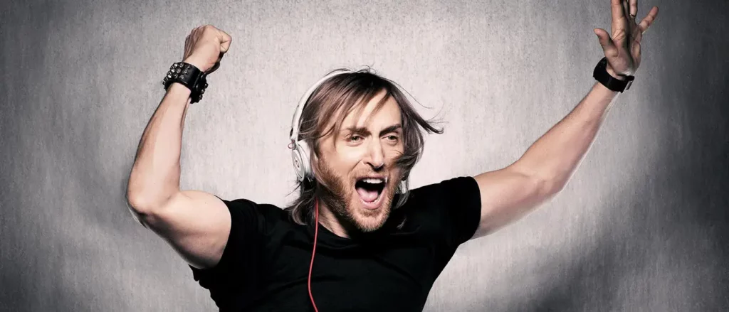 Dj i famshëm bëhet baba për herë të tretë