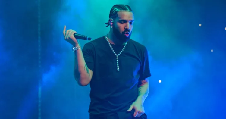 Pas 28 nëntorit, Drake surprizon shqiptarët (VIDEO)