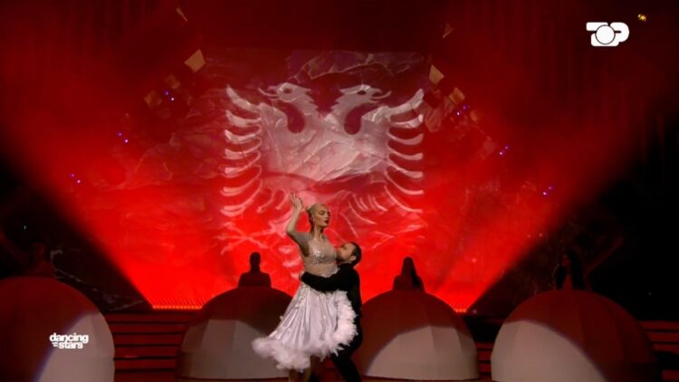 Vals me ngjyrat kuq e zi, Ina dhe Eltioni në “Rrjedh në këngë e ligjërime”