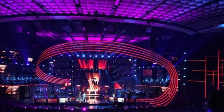 “Festivali i Këngës” në RTSH, këngëtarja e njohur tërhiqet nga gara!