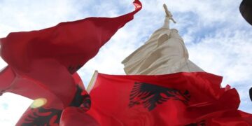 Sot, 29 Nëntori, shqiptarët festojnë 79-vjetorin e Çlirimit të Shqipërisë
