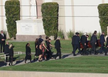 Matthew Perry-t i jepet lamtumira e fundit!