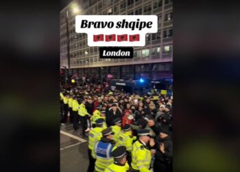 VIDEO/ Festa e ‘Pavarësisë’, shqiptarët përplasen me Policinë në Londër