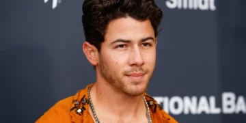 Rrëfimi i Nick Jonas: Familja ime më shpëtoi jetën
