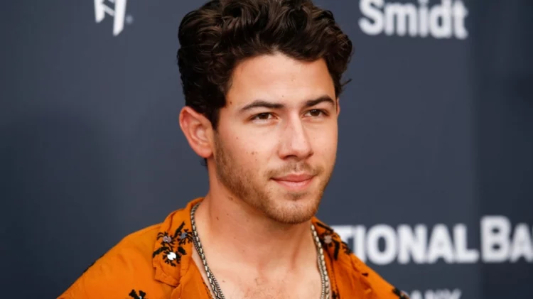 Rrëfimi i Nick Jonas: Familja ime më shpëtoi jetën