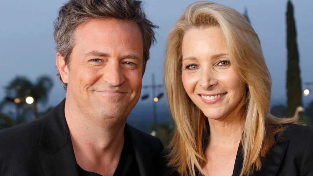 Lisa Kudrow i bashkohet grupit me dedikimin prekës për Matthew