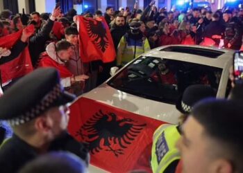 Festë edhe ‘rrëmujë’/ Dailymail: U arrestuan shumë shqiptarë në Londër
