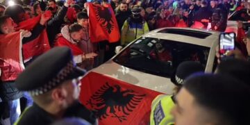 Festë edhe ‘rrëmujë’/ Dailymail: U arrestuan shumë shqiptarë në Londër
