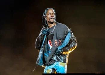 ‘Ishte i tmerrshëm’/ Travis rrëfehet për incidentin e ‘Astroworld’