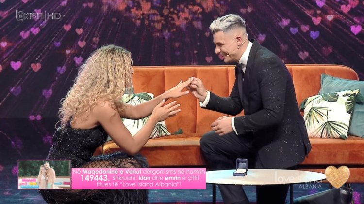 Arlindi në petkun e dhëndrit, bën gjestin e madh për prindërit e Uedës