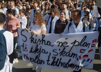 8 Dhjetor 2023: Rinia sot po i përmbush ambiciet në një vend të huaj