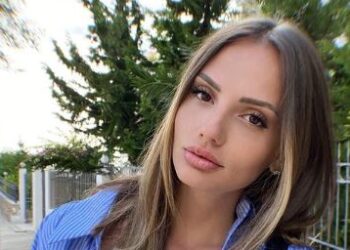 “Kjo ishte foto e fundit”, Anna Lika na përloti me fjalët drejtuar mamasë