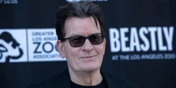 Aktori i njohur i humorit sulmohet me armë nga një grua!