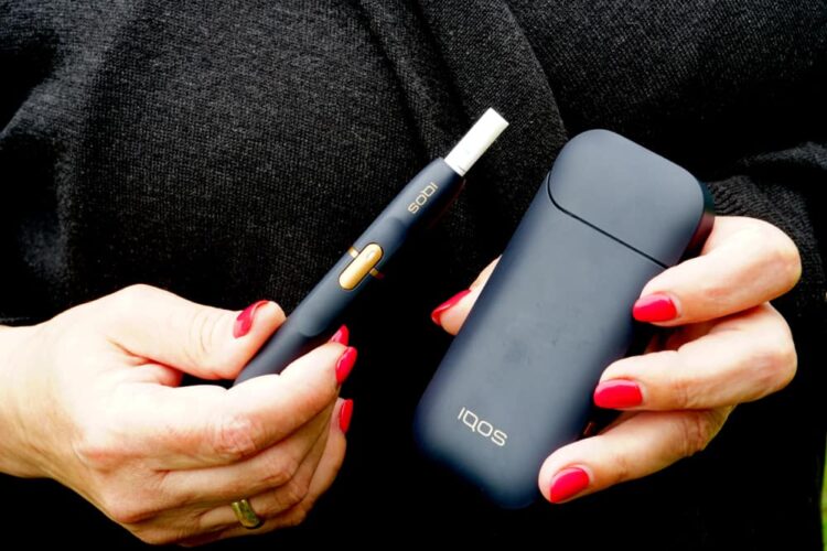 ‘iQOS’ s’të bën të pavarur nga cigarja! Shqipëria asnjë masë për ta ndaluar