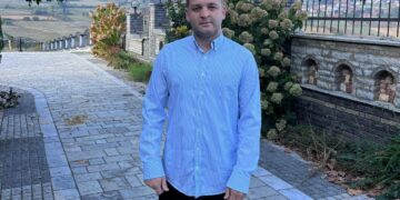 “Ne shqiptarët jemi human”, video të Naimit teksa merrte nisma bamirësie