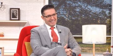 Çudit doktor Skerdi: Solli edhe gruan edhe të dashurën në klinikë