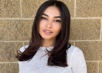 Shkëlqen! Adrola Dushi bashkëpunon me parukierin e Kim Kardashian (VIDEO)