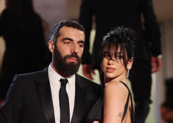 Dua u nda nga Romain për një mashkull tjetër? Kapet ‘mat’ me këngëtarin