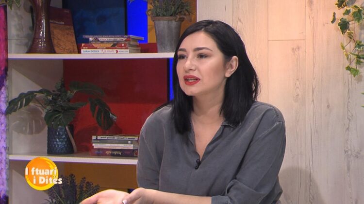 Emocione për Katerina Trungun, gazetarja zbulon live gjininë e bebit