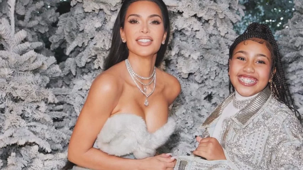 6 gishta në një dorë?! Kim Kardashian dështon sërish në ‘photoshop’