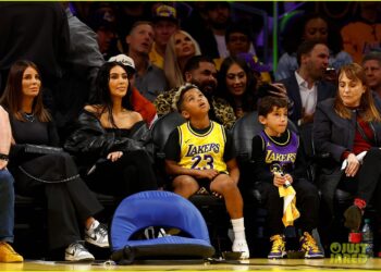 Sjellja e Kim Kardashian gjatë ndeshjes së “Lakers” zemëron fansat/ Pse?