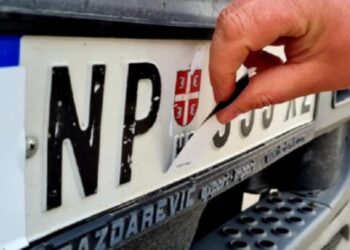 Serbia, nga 1 Janari lejon qarkullimin e mjeteve me targa të Kosovës