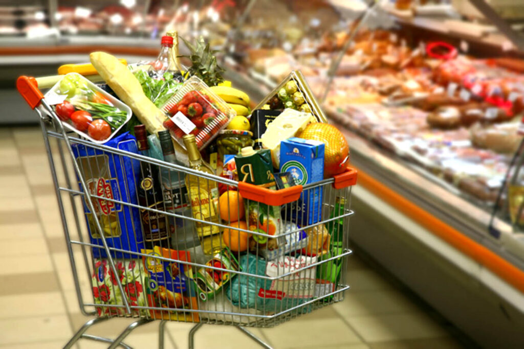 Me 10 mijë lekë sot blen 20-25% më pak se një vit më parë