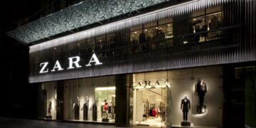 Pas kryqëzimit në botë Zara fshin fotot dhe reagon për ironinë ndaj luftës