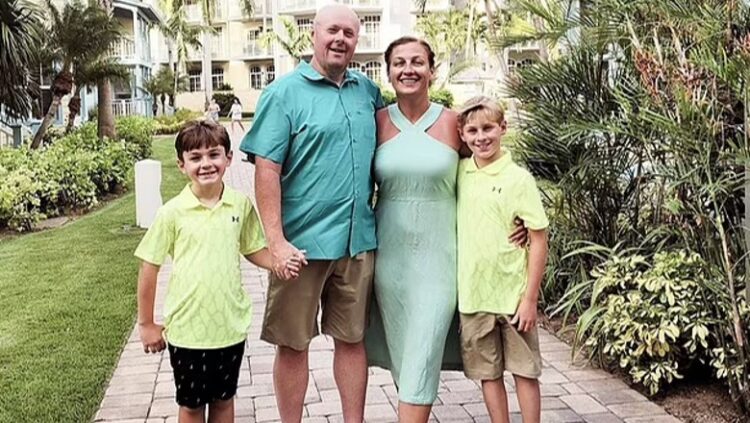 Vrau gruan dhe dy fëmijët/ Festuan 15-vjetorin e martesës në një ishull