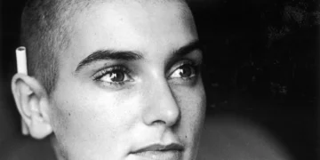 Raporti mjeko-ligjor hedh dritë mbi shkakun e vdekjes së Sinead O’Connor