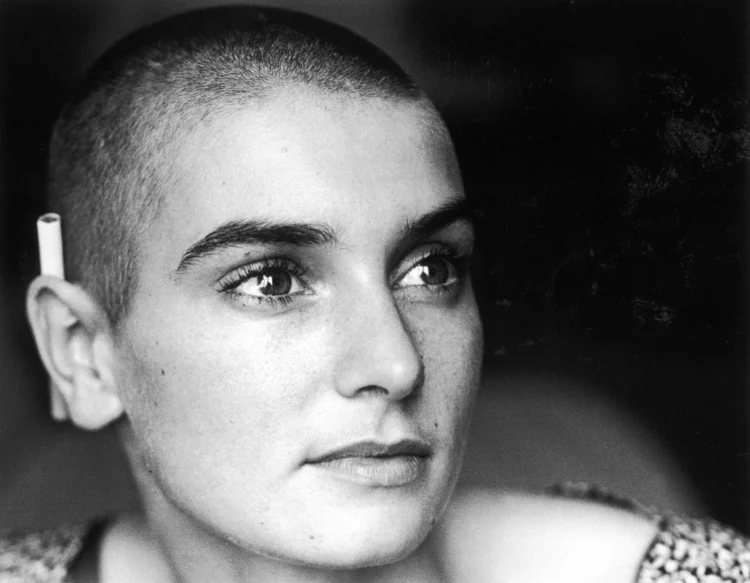 Raporti mjeko-ligjor hedh dritë mbi shkakun e vdekjes së Sinead O’Connor