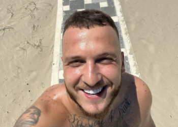 ‘Jam këtu’/ Rikthehet Mozzik