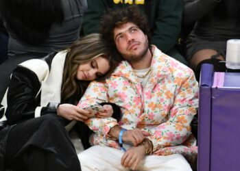 Selena Gomez shfaqet për herë të parë me Benny Blanco në tapetin e kuq