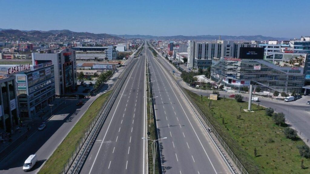 Zyrtare nga qeveria: Autostrada Tiranë-Durrës do të bëhet me pagesë
