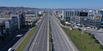 Zyrtare nga qeveria: Autostrada Tiranë-Durrës do të bëhet me pagesë