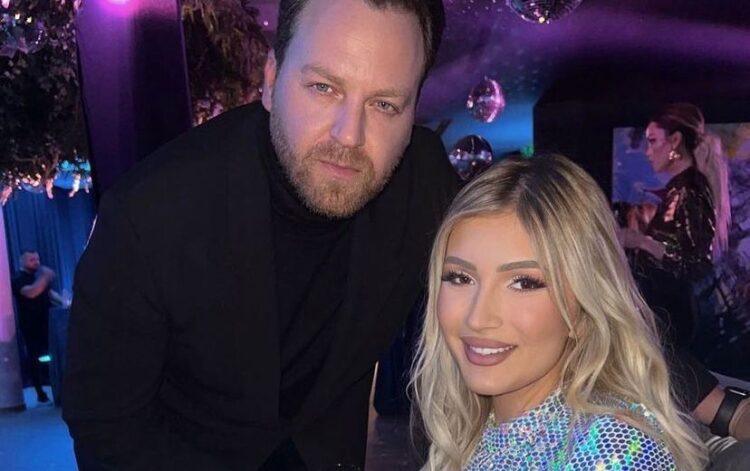 Sa të dashuruar! Ledion uron partneren e tij për ditëlindje