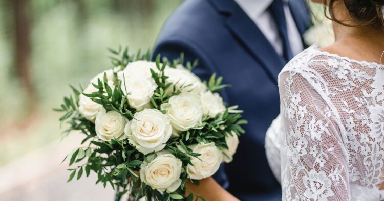 Sonte kemi dasmë, këngëtari shqiptar i jep fund beqarisë